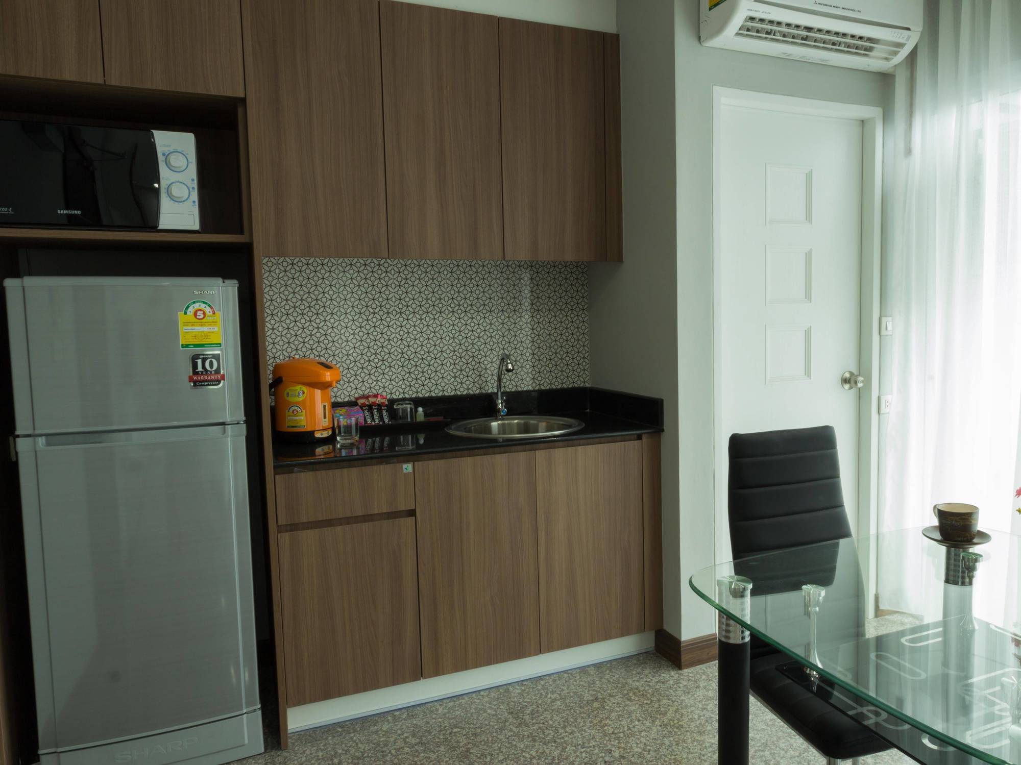 Апарт отель Modernbright Laemchabang Банг-Ламунг Экстерьер фото
