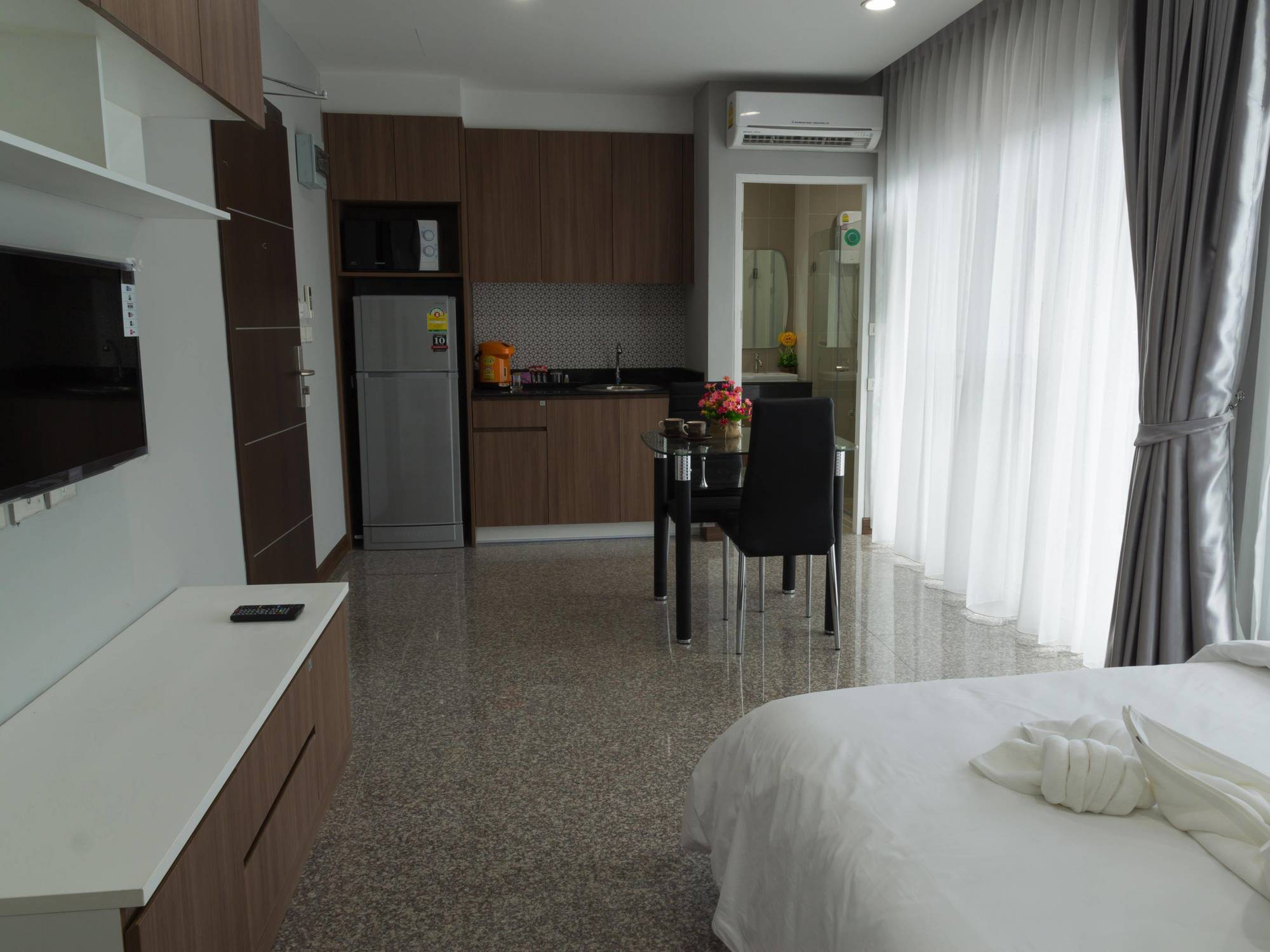 Апарт отель Modernbright Laemchabang Банг-Ламунг Экстерьер фото