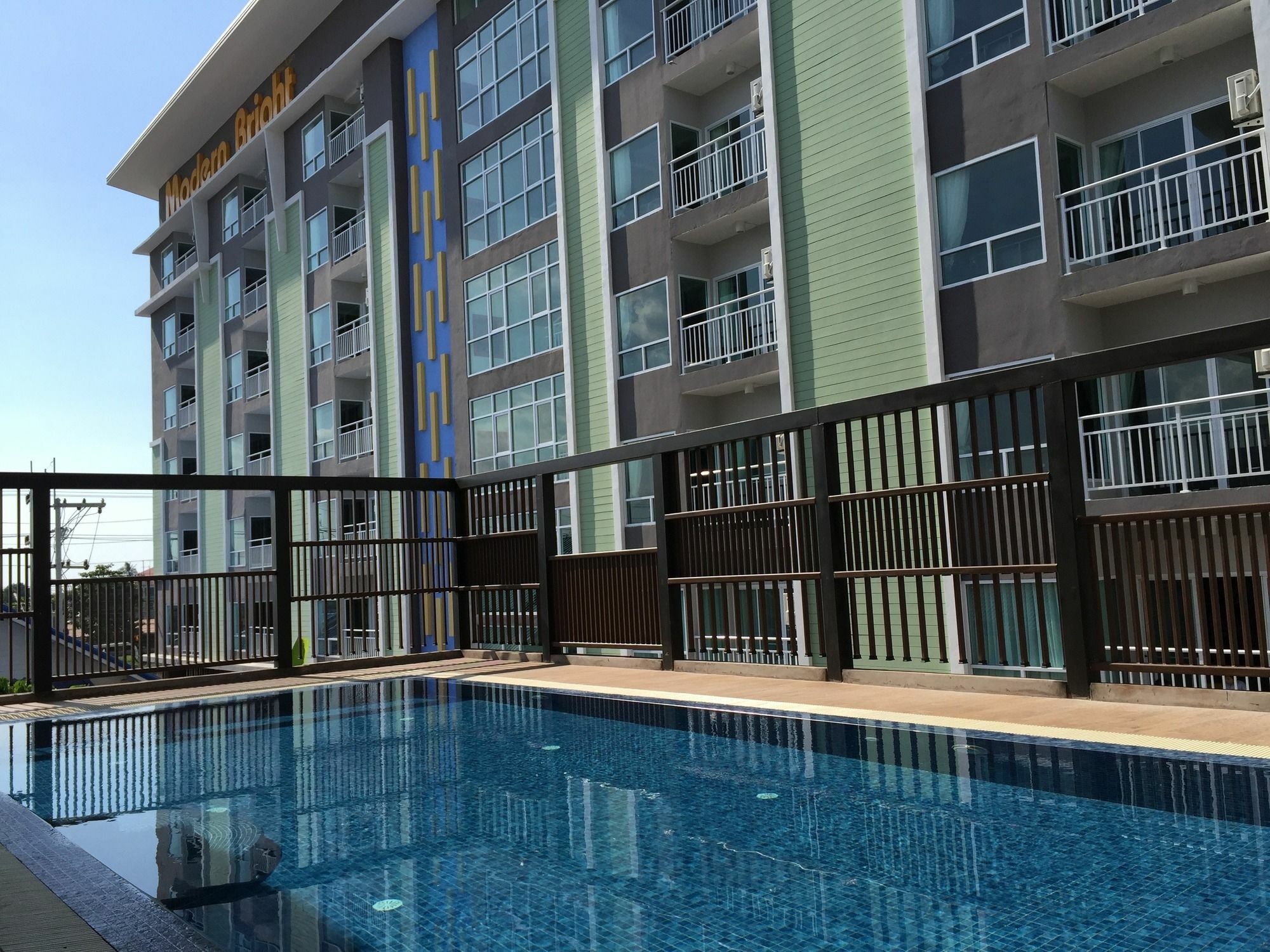 Апарт отель Modernbright Laemchabang Банг-Ламунг Экстерьер фото